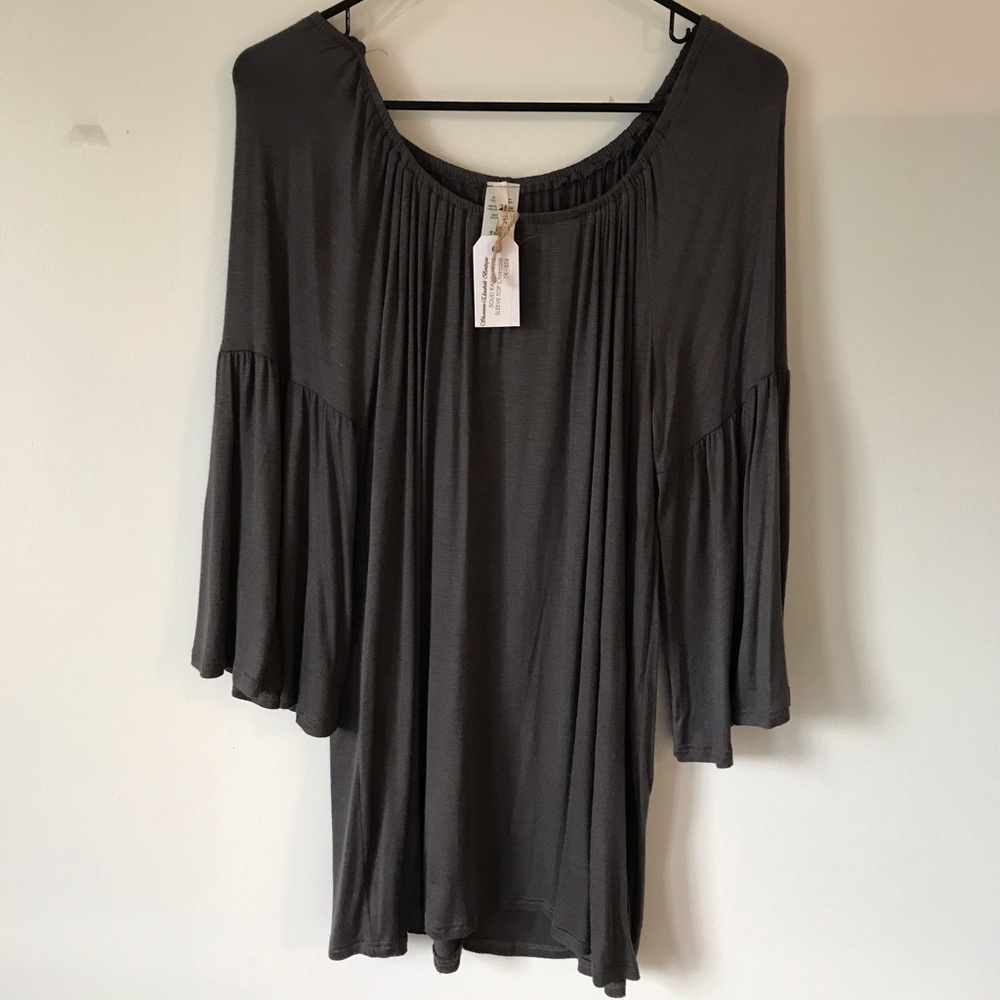 Boutique Grey round neck tunic 1X. Long sleeves